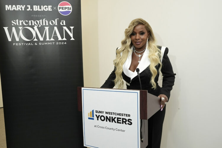 Mary J. Blige Strength of a Woman